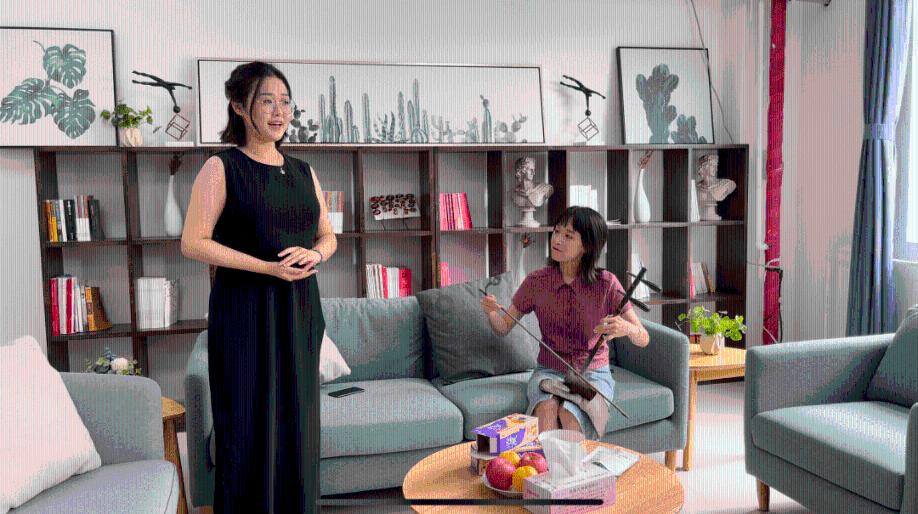 我是女生，请问有没有人或者医生知道这腿上是什么？我知道不是什么毛病，但是女孩子的腿这个样子实属难看游戏画面
