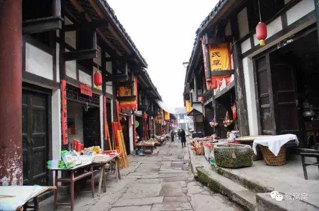 大连地铁提醒:进站乘车时请勿奔跑拥挤